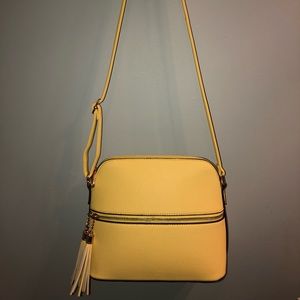 Like New, Crossbody Purse
